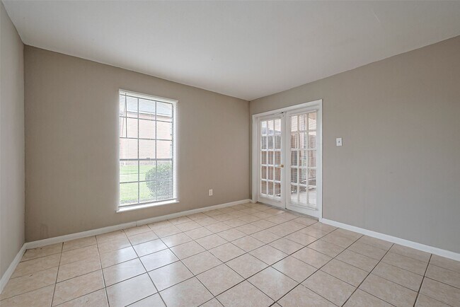Foto del edificio - 9090 S Braeswood Blvd