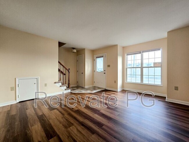 Building Photo - 813 W Leigh St