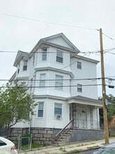 Building Photo - 60 Prospect St