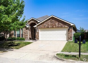 Building Photo - 2048 Lake Trail Dr