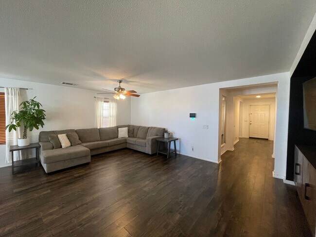 Foto del edificio - Lancaster 3 Bedroom + 2 Bathroom