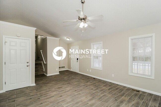 Foto del edificio - 4 Bedroom Pet-Friendly Home in Dallas, GA with Main Street Renewal