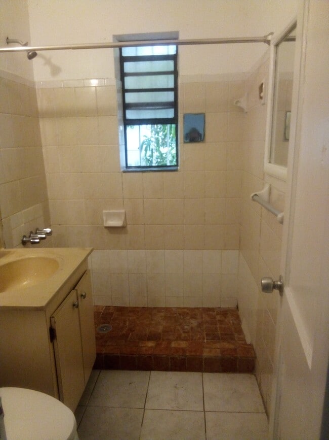Bathroom - 925 NW 130th St