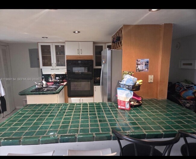 Building Photo - 17021 N Bay Rd