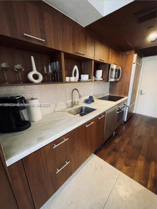 50 Biscayne Blvd Unit 607, Miami, FL 33132 - Condo for Rent