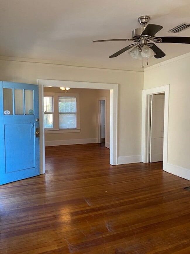 Photo - Great 3/1 Home Walk to UF with Yard & Pets...