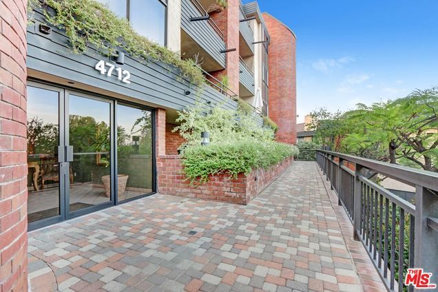 Building Photo - 4712 Park Encino Ln