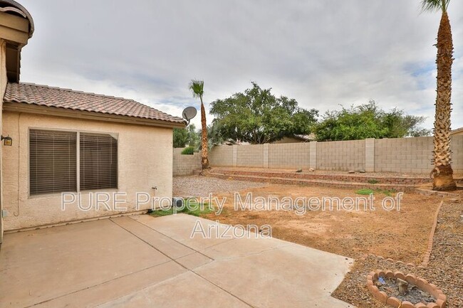 Building Photo - 8952 E Birchwood Cir