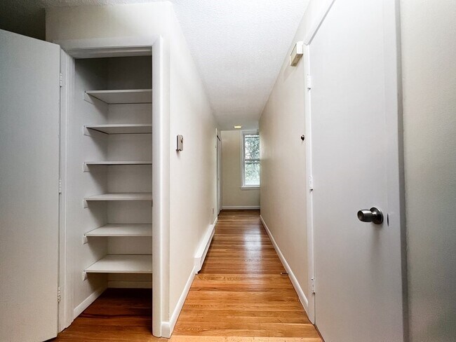 Building Photo - 14 Salem St