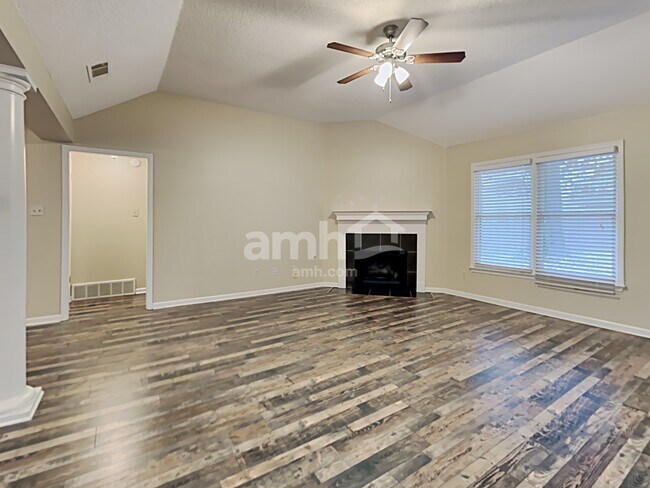 Building Photo - 8684 N Rhonda Circle