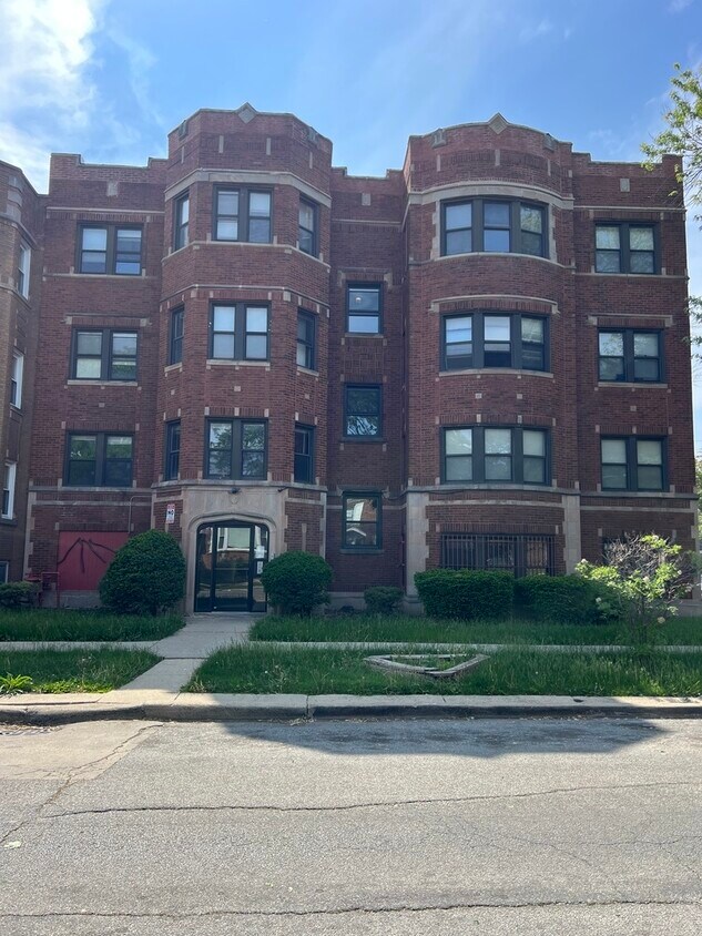 Foto principal - 1443 W 93rd St