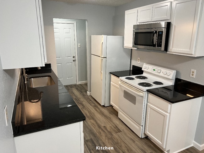 Foto del edificio - 3738 Hulen Park Cir