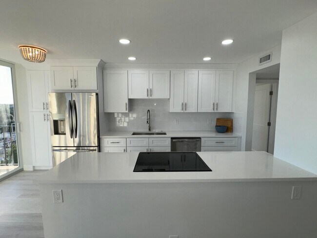 Building Photo - 1801 S Flagler Dr
