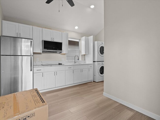 Foto del edificio - Brand New Midtown Casita