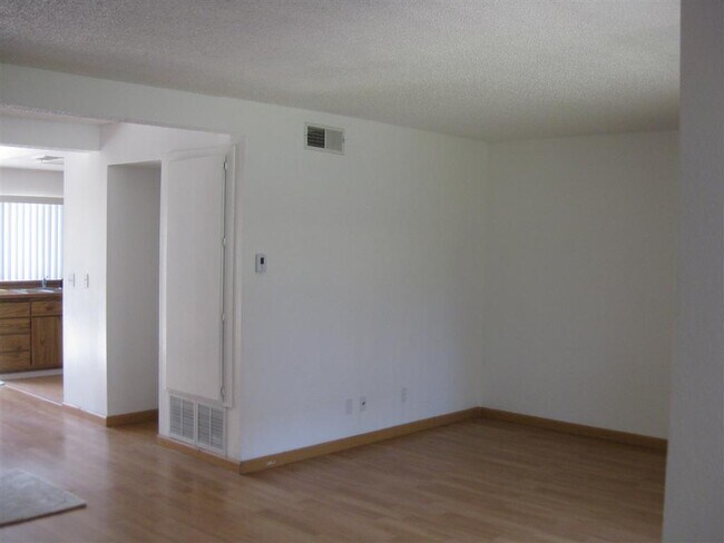 Living Room - 15210 Shadybend Dr