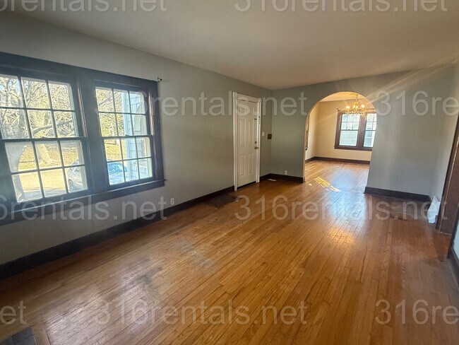 Foto del edificio - $1100 - 2 bedroom / 1 bathroom - Single Family Home