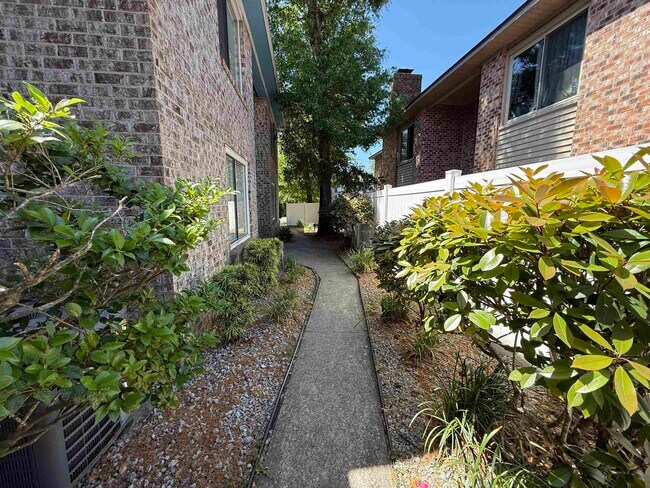 Foto del edificio - 407 76th Ave N