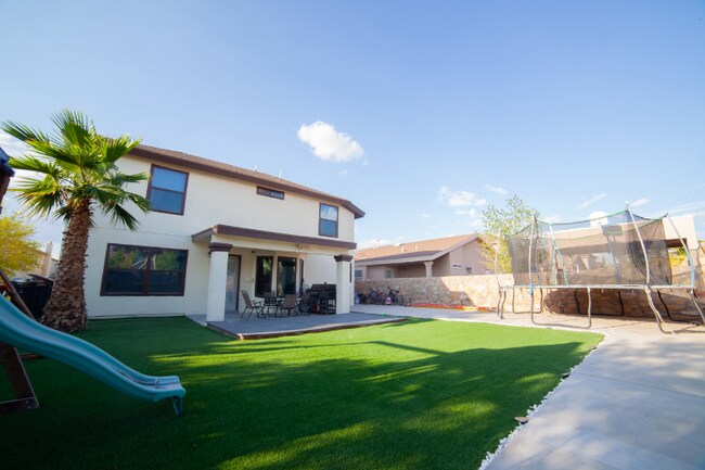 Foto del edificio - 13260 Emerald Creek Dr
