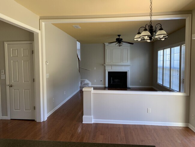 Building Photo - 8710 Radford Ln