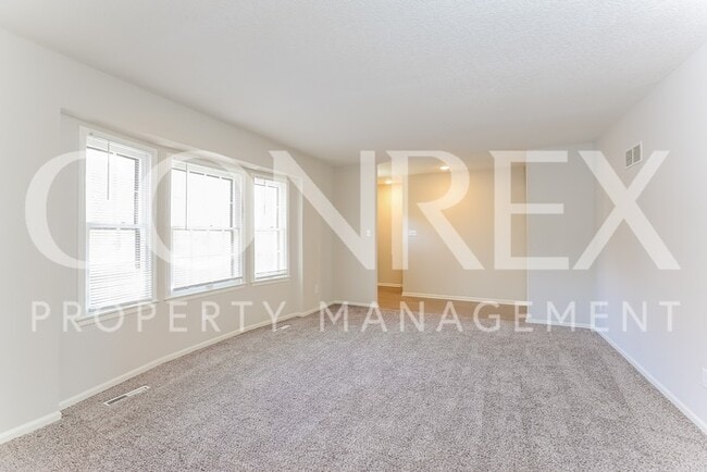 Building Photo - Gold Course Views and Finished Basement