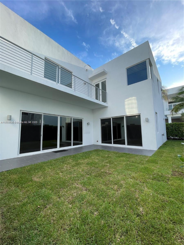 Foto del edificio - 10061 NW 75th St