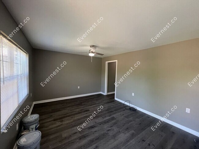 Foto del edificio - 2301 Blackwood Rd