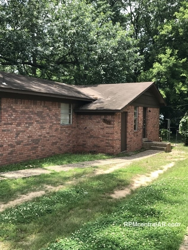 Primary Photo - 3703 Sycamore St