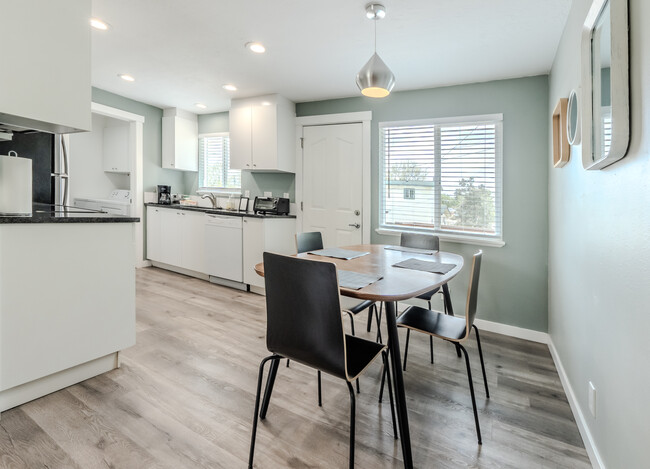 Dining Area - 3597 W Alpine St