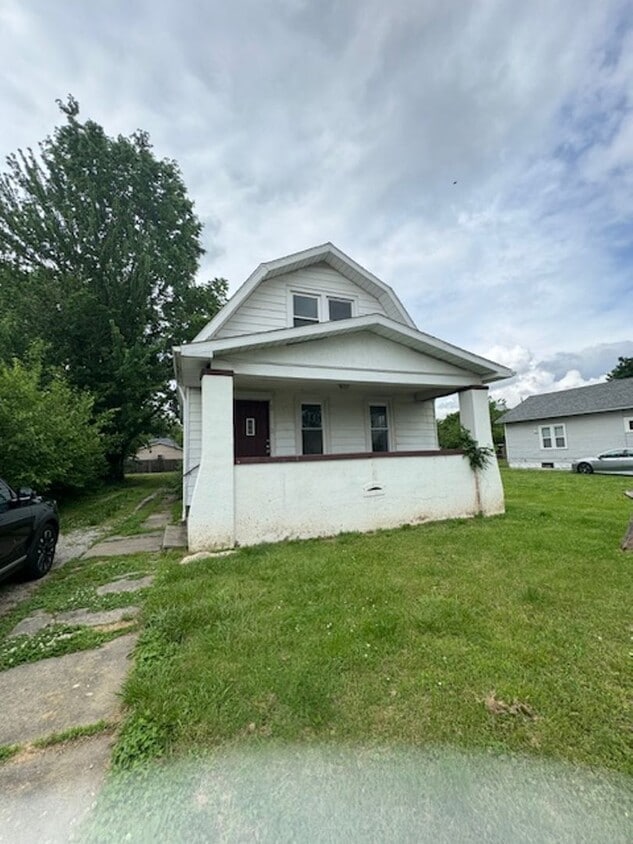 Primary Photo - 1502 E Indiana St