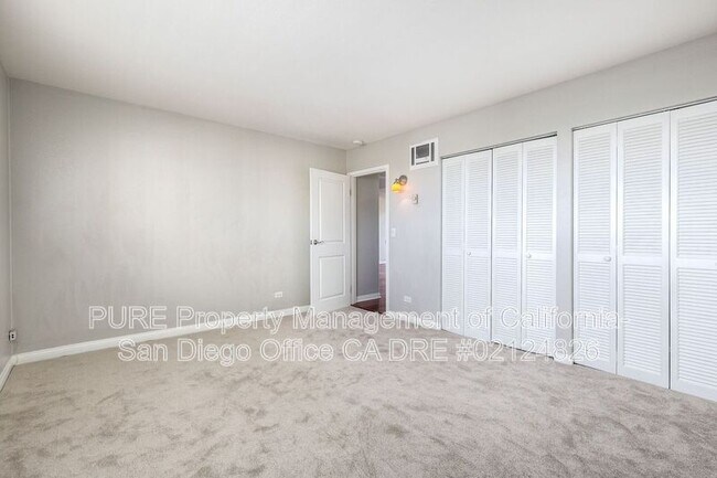 Foto del edificio - 4944 Cass St