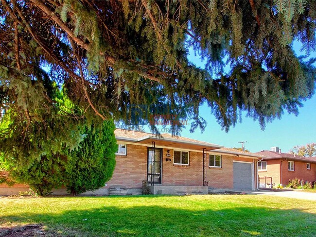 Foto del edificio - 7041 Beacon Way