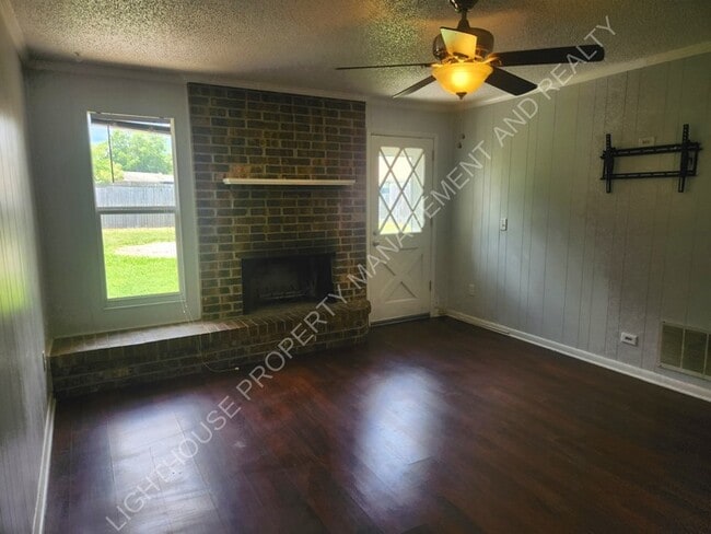 Building Photo - 2781 Richards Rd