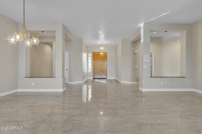 Foto del edificio - 16335 N 108th Pl