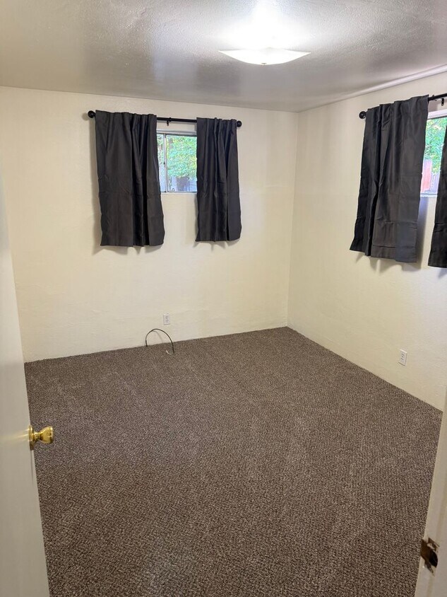 Foto del edificio - 2 Bedroom, 1 Bathroom Duplex