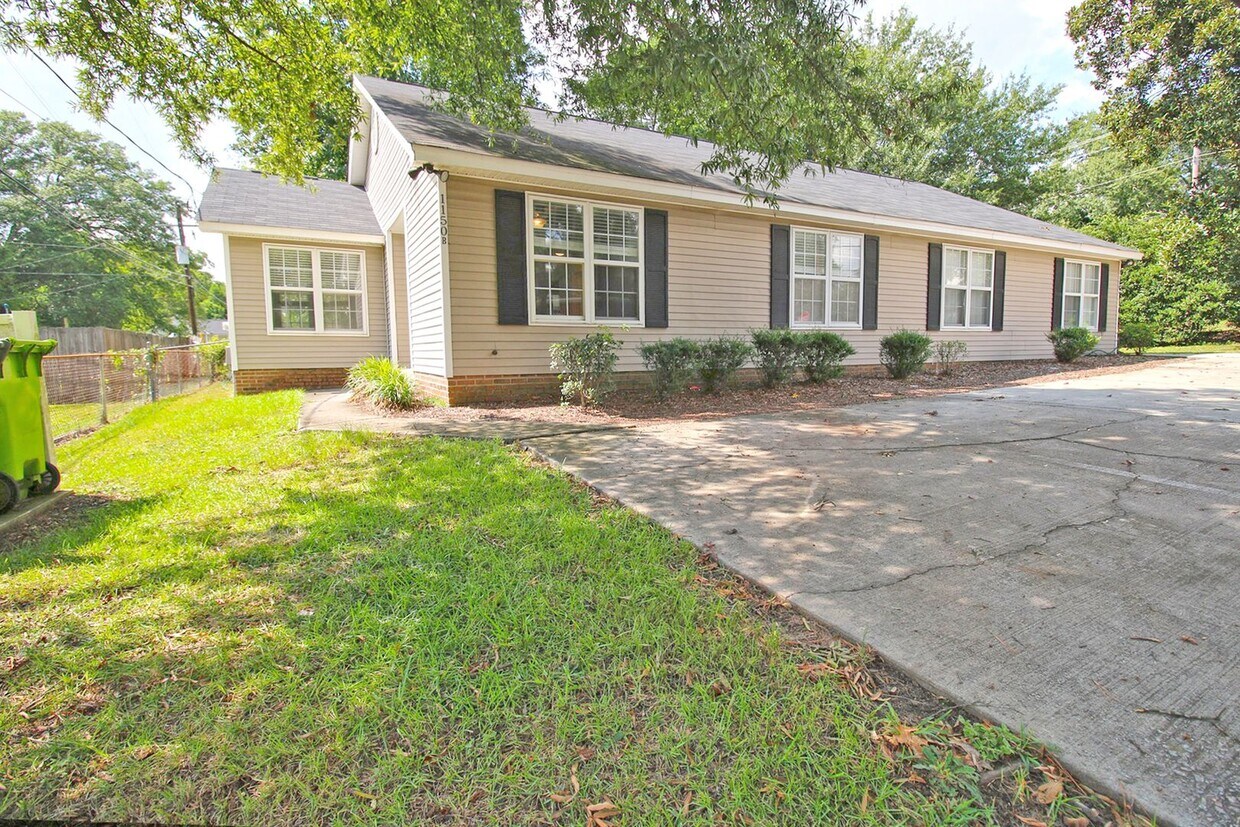 Foto principal - Available for Move-In July 20th ! 3 Bedroo...