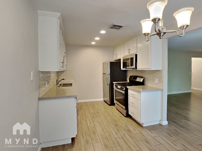 Foto del edificio - 2336 Villanova Cir