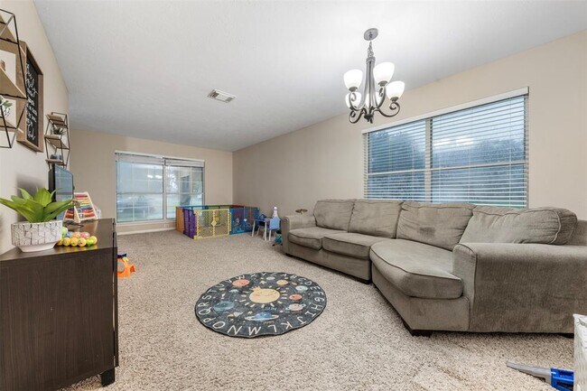 Foto del edificio - 401 Stockbridge Ln