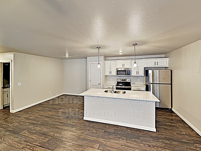 Building Photo - 5008 Avion Ct