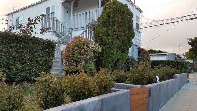 Foto del edificio - 2029 Oak St