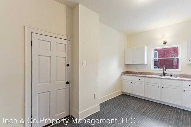 Building Photo - 5 br, 1.5 bath House - 526 E Walnut St