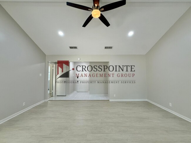 Foto del edificio - Tour Today! 3 Bedroom, 2 Bathroom Home!