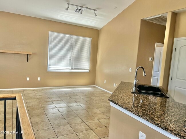 Building Photo - 4075 E Windsor Dr