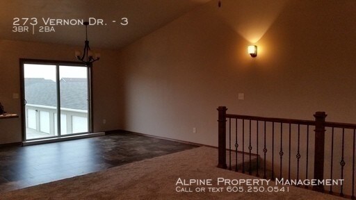 Building Photo - 273 Vernon Dr