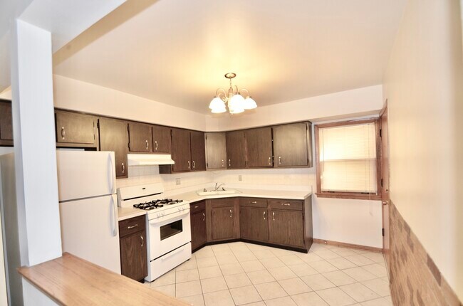 Building Photo - 3810 N Harlem Ave