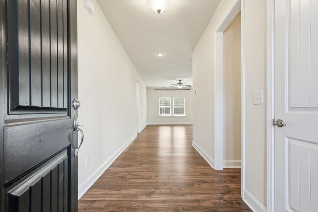 Building Photo - 52 Woodwater Cir