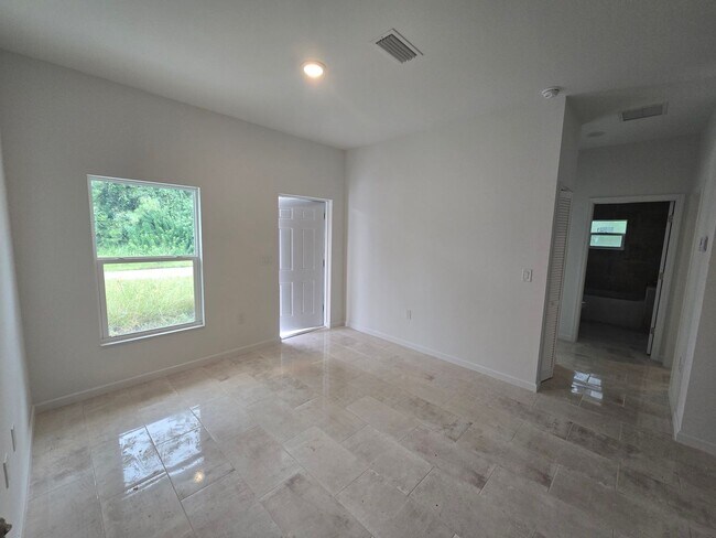 Foto del edificio - BRAND NEW 2/2/1 -LEHIGH ACRES