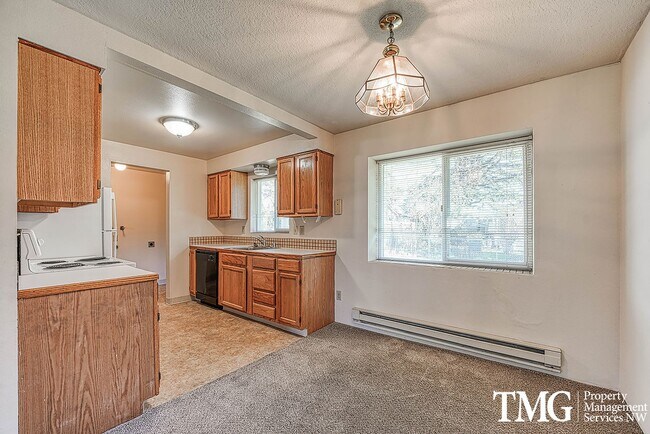 Foto del edificio - Classically Cute 2 Bed 1 Bath Duplex in Washougal