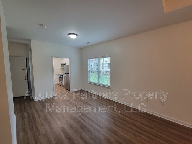 Building Photo - 1029 Turtle Creek Dr