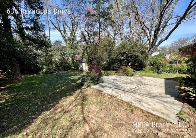 Foto del edificio - 636 Reynolds Dr