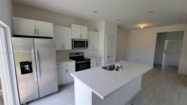 Foto del edificio - 1759 SE 8th Terrace